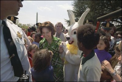 Julie Nixon Eisenhower chats with children at the 1974 White House Easter Egg Roll.
