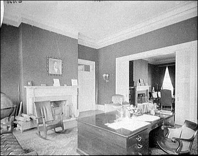 The President's Office in the 1902 West Wing was next door to the Cabinet Room. The President's Office was rectangular in shape. The Oval Office was built in the center of the West Wing in 1909 for President William Howard Taft.