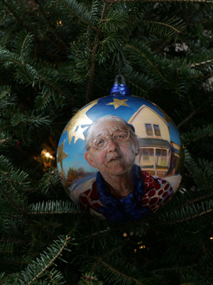 Iowa Congressman Bruce Braley selected artist Rose Frantzen to decorate the 1st District's ornament for the 2008 White House Christmas Tree. 