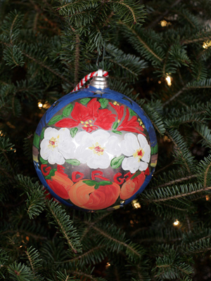 Georgia Senator Johnny Isakson selected artist Dianne Isakson to decorate the State's ornament for the 2008 White House Christmas Tree
