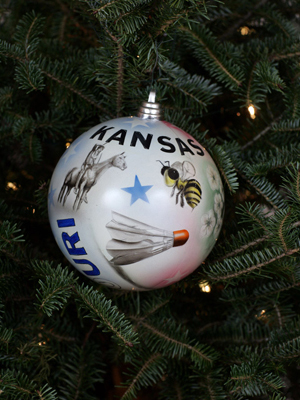 Missouri Congressman Emanuel Cleaver selected artist Darryl Hernandez to decorate the 5th District's ornament for the 2008 White House Christmas Tree.