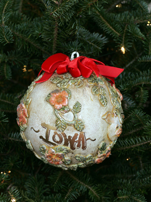 Iowa Congressman Tom Latham selected artist Sherry Goshon to decorate the 4th District's ornament for the 2008 White House Christmas Tree