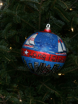 New York Congressman Gary Ackerman selected artist Regina Gil to decorate the 5th District's ornament for the 2008 White House Christmas Tree.