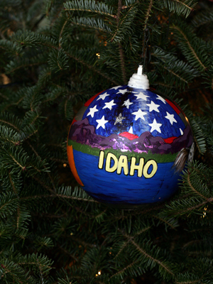 Idaho Congressman Bill Sali selected artist Bernadette Loibl to decorate the 1st District's ornament for the 2008 White House Christmas Tree