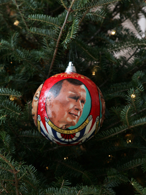 Massachusetts Congressman Barney Frank selected artist Ruby Pearl to decorate the 4th District's ornament for the 2008 White House Christmas Tree.