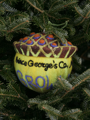 Maryland Congresswoman Donna Edwards selected artist Barb Bancroft to decorate the 4th District's ornament for the 2008 White House Christmas Tree. 
