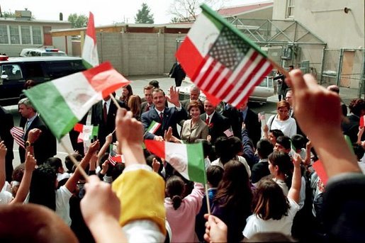 Laura Bush and Mexican President Vicente Fox are greeted by cheering students as they arrive to Morningside Elementary School in San Fernando, Calif., March 22, 2001. White House photo by Paul Morse.