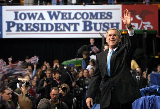President George W. Bush waves to the crowd after addressing the Iowa Welcome in Cedar Rapids, Iowa, Monday, Nov. 4. White House photo by Eric Draper.