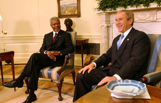 President George W. Bush meets with United Nations Secretary General Kofi Annan in the Oval Office Wednesday, Nov 13. "I'm grateful for your leadership at the United Nations. A while ago the United Nations Security Council made a very strong statement that we, the world, expects Saddam Hussein to disarm for the sake of peace," said President Bush during the afternoon meeting at the White House. White House photo by Tina Hager