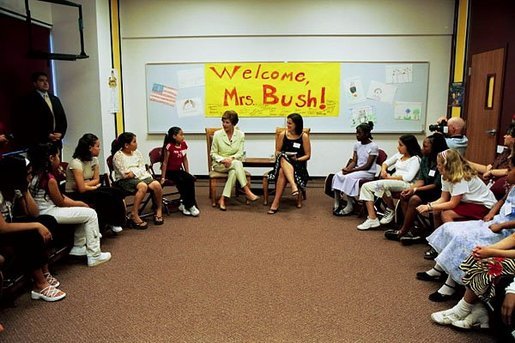 Laura Bush visits the 5th grade class of Teach for America teacher Beth Berselli at Maxine O. Bush Elementary School in Phoenix, Ariz., May 9, 2003. White House photo by Susan Sterner
