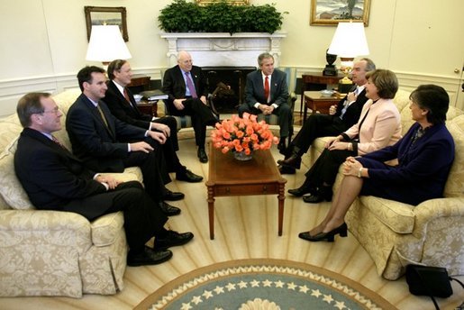 President George W. Bush and Vice President Dick Cheney meet with a delegation of Governors, who recently returned from a 4-day visit to Iraq, in the Oval Office, Friday, Feb. 13, 2004. From left, they are: Gov. Ted Kulongoski, R-Ore.; Gov. Tim Pawlenty, R-Minn.; Gov. George Pataki, R-N.Y.; Gov. Dirk Kempthorne, D-Idaho; Gov. Kathleen Blanco, D-La.; and Gov. Linda Lingle, R-Hawaii. White House photo by Eric Draper