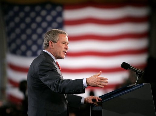 President George W. Bush delivers remarks to military personnel at Fort Lewis, Washington, Friday, June 18, 2004. White House photo by Eric Draper.