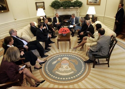 President George W. Bush meets with Prime Minister Peter Medgyessy of Hungary in the Oval Office, Tuesday, June 22, 2004. White House photo by Eric Draper