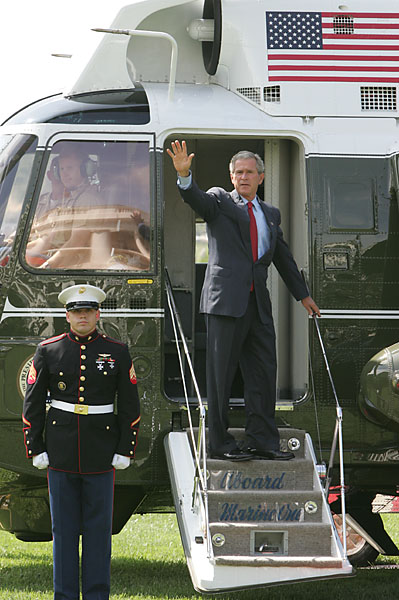 President George W. Bush departs the White House en route to Pennsylvania Thursday, Sept. 9, 2004. White House photo by Paul Morse.
