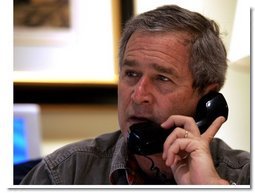 bush thanksgiving 2004 calls president armed telephone forces troops members makes george juneau uss usn fleet homeport russell iraqi fifth
