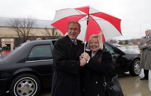 President George W. Bush gets a warm greeting from USA Freedom Corps greeter Connie Bergmann during a visit to Collinsville, Ill., Wednesday, Jan. 5, 2005. White House photo by Paul Morse.