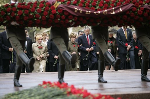 Commemorating the 60th Anniversary of the end of World War II, President George W. Bush and Laura Bush join world leaders in a wreath laying ceremony at the Tomb of the Unknown Soldier at the Kremlin wall Monday, May 9, 2005. White House photo by Eric Draper