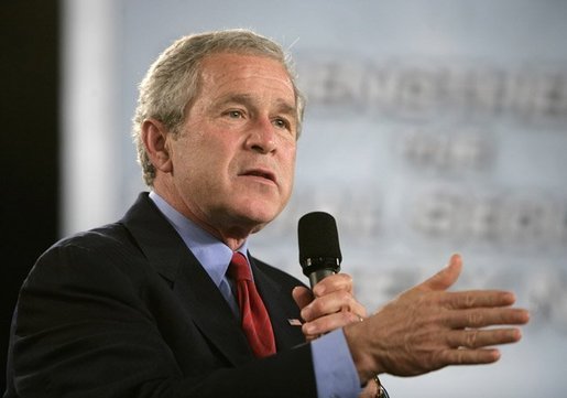 President George W. Bush makes a point as he addresses a crowd of more than 1,000 during a Conversation on Strengthening Social Security at the Hopkinsville Christian County Conference and Convention Center in Hopkinsville, Ky., Thursday, June 2, 2005. White House photo by Eric Draper