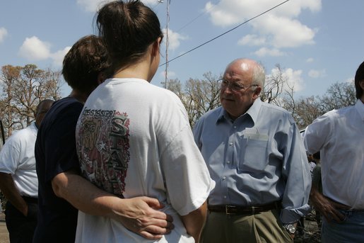 Vice President Dick Cheney talks with residents of a Gulfport, Mississippi neighborhood Thursday, September 8, 2005. The neighborhood was damaged by Hurricane Katrina, which hit both Louisiana and Mississippi on August 29th. White House photo by David Bohrer