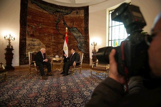 Vice President Dick Cheney and Egyptian President Hosni Mubarak are photographed during a breakfast meeting at Ittihadiyya Palace in Cairo, Tuesday January 17, 2006. The Vice President made the trip to Egypt after his December 2005 visit to the region was cut short in order to return to Washington to carry out his Constitutional duties as President of the Senate and cast a tie-breaking vote on a deficit-reduction bill. White House photo by David Bohrer