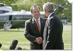 White House Press Secretary Scott McClellan and President Bush announce that Mr. McClellan is resigning his position on the South Lawn Wednesday, April 19, 2006. "One of these days he and I are going to be rocking on chairs in Texas, talking about the good old days and his time as the Press Secretary," said the President. "And I can assure you I will feel the same way then that I feel now, that I can say to Scott, job well done." White House photo by Eric Draper