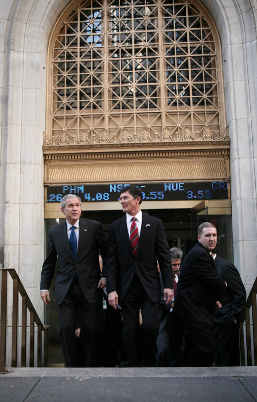 President George W. Bush leaves the New York Stock Exchange Wednesday, Jan. 31, 2007, after making an unscheduled stop on the trading floor while in the city to speak on the economy. White House photo by Paul Morse