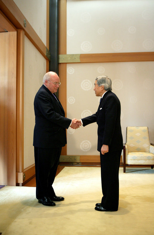 Vice President Dick Cheney is greeted Wednesday, Feb. 21, 2007, by Japan's Emperor Akihito at the Imperial Palace in Tokyo. White House photo by David Bohrer