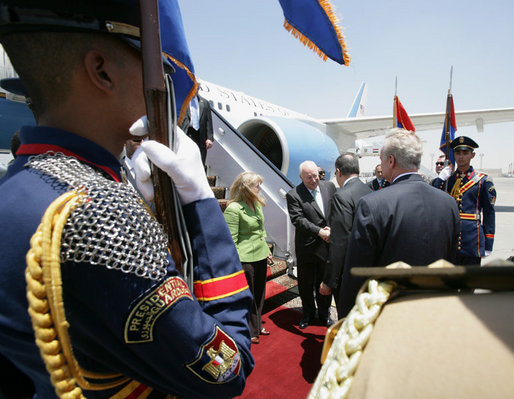 Vice President Dick Cheney and his daughter, Liz Cheney, are greeted by Egyptian officials upon their arrival Sunday, May 13, 2007, to Cairo, where the Vice President held one-on-one meetings with Egyptian President Hosni Mubarak and Field Marshal Mohamed Hussein Tantawi. White House photo by David Bohrer