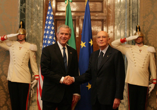 President George W. Bush is greeted by President Giorgio Napolitano of Italy as the President and Mrs. Laura Bush visited Quirinale Palace in Rome Saturday, June 9, 2007. White House photo by Eric Draper