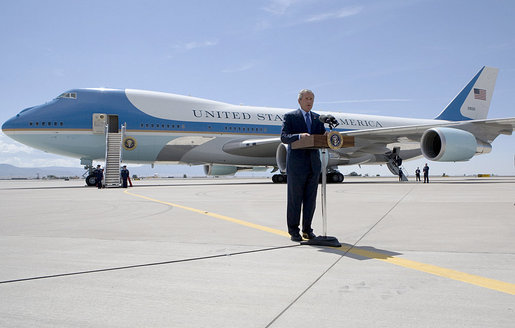 President George W. Bush, speaking to members of the media Monday, Aug. 27, 2007 on the tarmac of Kirtland Air Force Base, New Mexico, praised Iraqi leaders for agreeing to establish new power-sharing agreements, their commitment to support political initiatives, and advances agreement among Iraq's leadership on several key legislative benchmarks. White House photo by Chris Greenberg