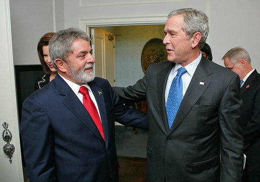 President George W. Bush meets with President Luiz Inacio Lula da Silva of Brazil Monday, Sept. 24, 2007, in New York. "We talked about alternative fuels. Brazil, under President Lula's leadership, is a leading producer of ethanol," said President Bush about their meeting. White House photo by Eric Draper