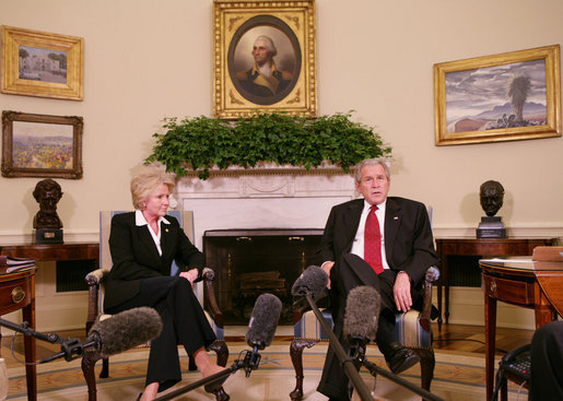 President George W. Bush speaks with members of the media in the Oval Office Thursday, Sept. 27, 2007, following his meeting with U.S. Transportation Secretary Mary Peters about air traveler complaints and air traffic congestion. President Bush said he wanted to make sure that airline consumers are being treated fairly and that their complaints are heard. White House photo by Chris Greenberg