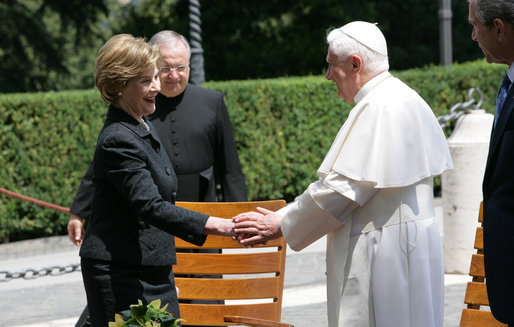 Mrs. Laura Bush meets with His Holiness Pope Benedict XVI, June 13, 2008, accompanied by President Bush. White House photo by Chris Greenberg