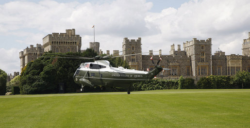 Marine One carrying President George W. Bush and Laura Bush lands at Windsor Castle Sunday, June 15, 2008 in Windsor, England, where President Bush and Mrs. Bush met with Queen Elizabeth II and the Duke of Edinburgh Prince Phillip. White House photo by Eric Draper