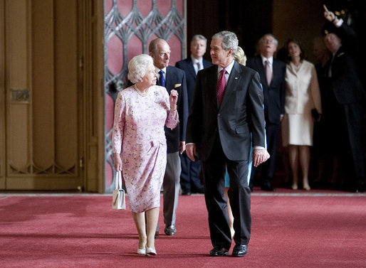 President George W. Bush and Laura Bush visit with Queen Elizabeth II and the Duke of Edinburgh Prince Phillip in St. George's Hall at WIndsor Castle in Windsor, England. White House photo by Eric Draper