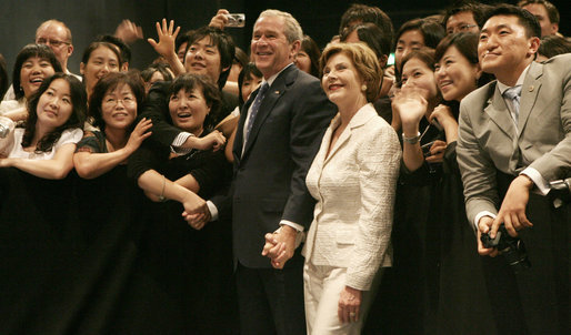 President George W. Bush and Mrs. Laura Bush receive a warm welcome Wednesday, Aug. 6, 2008, during their visit to the U.S. Embassy in Seoul. White House photo by Shealah Craighead