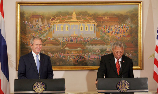 President George W. Bush and Prime Minister Samak Sundaravej of Thailand are seen at their joint statement Wednesday, Aug. 6, 2008, at the Government House in Bangkok. White House photo by Chris Greenberg