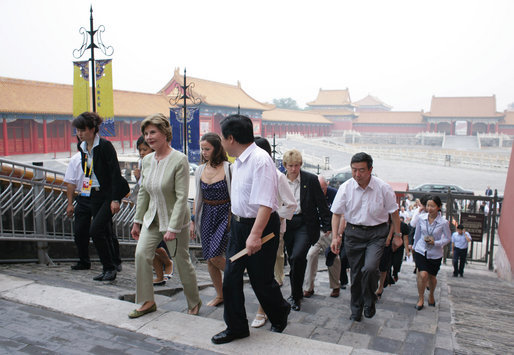 Mrs. Laura Bush and daughter Barbara arrive at the Forbidden City in Beijing Friday, Aug. 9, 2008. White House photo by Shealah Craighead