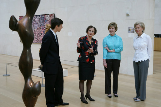 Mrs. Laura Bush is given a tour of the Nasher Sculpture Center by Acting Chief Curator Jed Morse, left, Trustee Nancy Nasher, second from left, and Debbie Francis, right, on Friday, Sept. 19, 2008, in Dallas. White House photo by Chris Greenberg