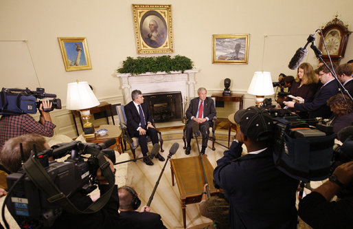 President George W. Bush is joined by Prime Minister Gordon Brown of the United Kingdom during a statement to reporters about their meeting in the Oval Office Friday, Sept. 26, 2008, at the White House. White House photo by Eric Draper
