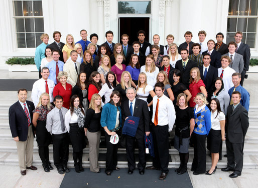 President George W. Bush poses with members of the University of Arizona Men's and Women's Swimming and Diving Team Wednesday, Nov. 12, 2008, during a photo opportunity with 2008 NCAA Sports Champions at the White House. White House photo by Chris Greenberg