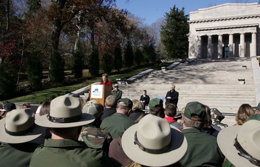 Mrs. Laura Bush delivers her remarks during her visit to the Abraham Lincoln Birthplace National Historic Site Tuesday, Nov. 18, 2008, in Hodgenville, KY. White House photo by Joyce N. Boghosian