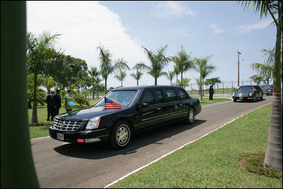 President George W. Bush's motorcade en route to Granja do Torto Saturday, Nov. 6, 2005, the home of Brazil's President Luiz Inacio Lula da Silva. 