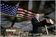 Vice President Dick Cheney delivers remarks Thursday, May 10, 2007 to the troops of the 25th Infantry Division and Task Force Lightning at Contingency Operating Base Speicher, Iraq.