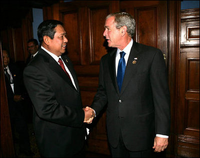 President George W. Bush shakes hands with President Susilo Bambang Yudhoyono as he welcomed the Indonesian leader to a morning meeting Saturday, Sept. 8, 2007, at the InterContinental hotel in Sydney. President Bush thanked his fellow leader for his strength in the struggle against extremism and said, "You understand firsthand what it means to deal with radicalism, and you’ve done it in a very constructive way."