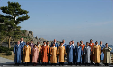 Leaders of the Asian Pacific Economic Cooperation stand for the official 2005 APEC photograph Saturday, Nov. 19, 2005, at the Nurimaru APEC house in Busan, Korea. The photograph came on the final day of the two-day economic summit.