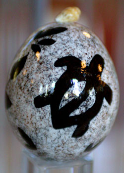 Painted egg by Jaye Abear, Pearl City, HI