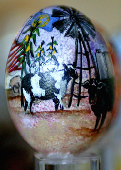Painted egg by Vicky Gellinger, Bancroft, NE