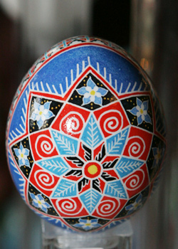 Painted egg by Heidi Aurich