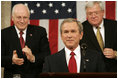 El Presidente George W. Bush pronuncia su cuarto Discurso sobre el Estado de la Nación el miércoles, 2 de febrero de 2005 en el Capitolio de los Estados Unidos.